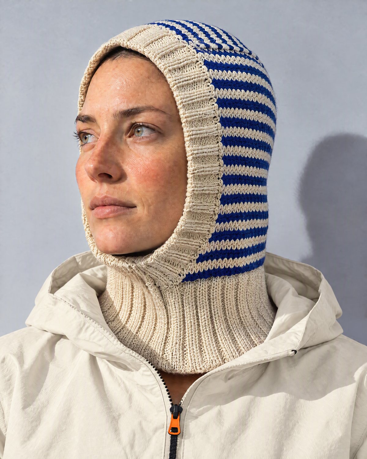 Cagoule en maille, visage ouvert